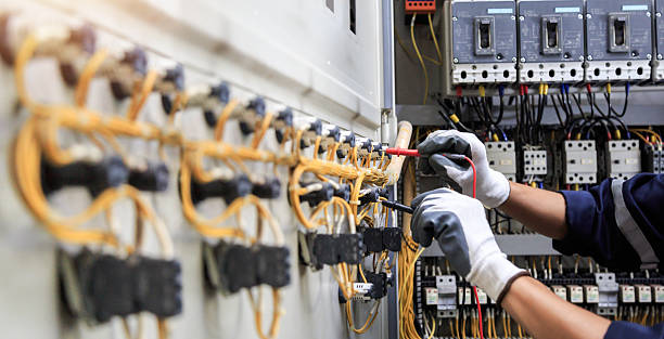 Professional Electrician technician working in Canutillo, TX